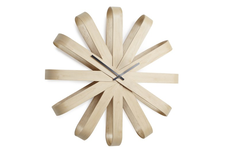 Nástenné hodiny RIBBON WOOD drevené 51,4cm, Umbra