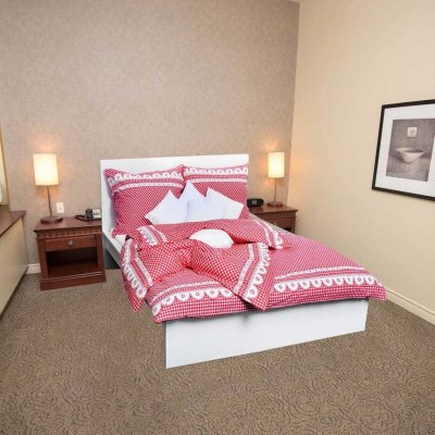 Bavlnené posteľné návliečky Babička červená