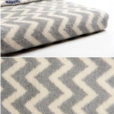 Detská bavlnená deka so vzorom Cik-Cak Womar 75x100 sivo-biela